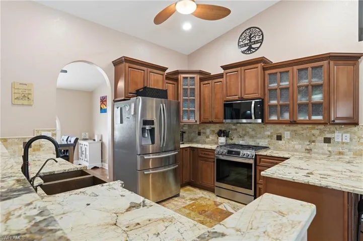 4304 Ne 23rd Pl, Cape Coral, Florida 33909