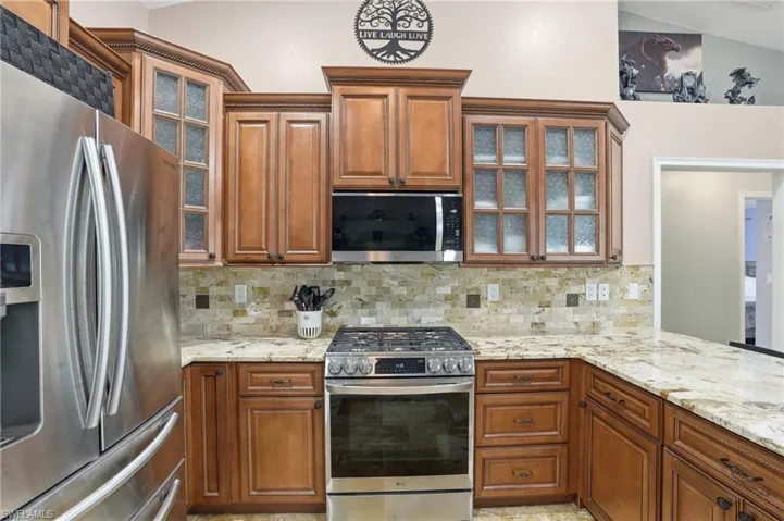 4304 Ne 23rd Pl, Cape Coral, Florida 33909