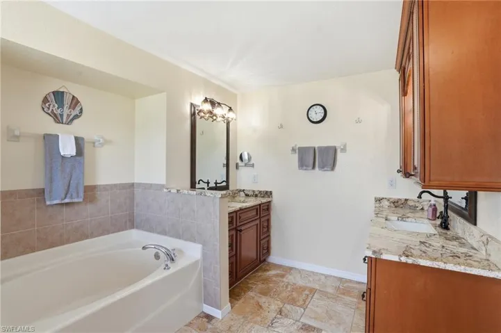 4304 Ne 23rd Pl, Cape Coral, Florida 33909