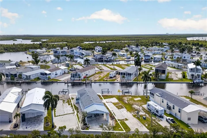 7 Galleon Way, Fort Myers Beach, Florida 33931