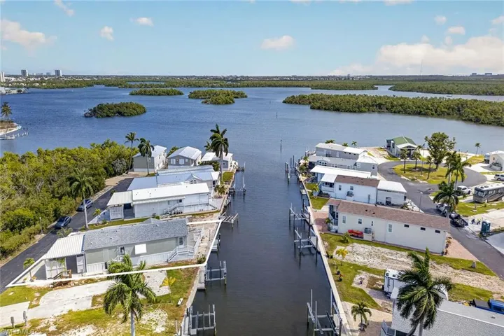 7 Galleon Way, Fort Myers Beach, Florida 33931