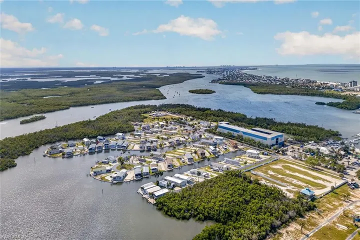 7 Galleon Way, Fort Myers Beach, Florida 33931