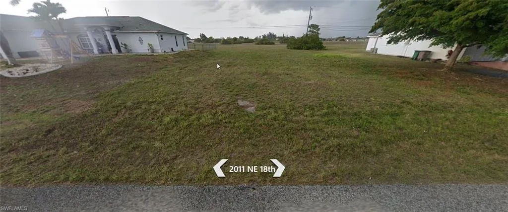 Frontal view of property