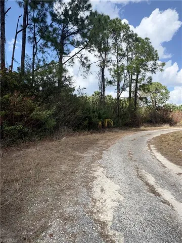 646  Nadeau  CT, Lehigh Acres, FL 33972