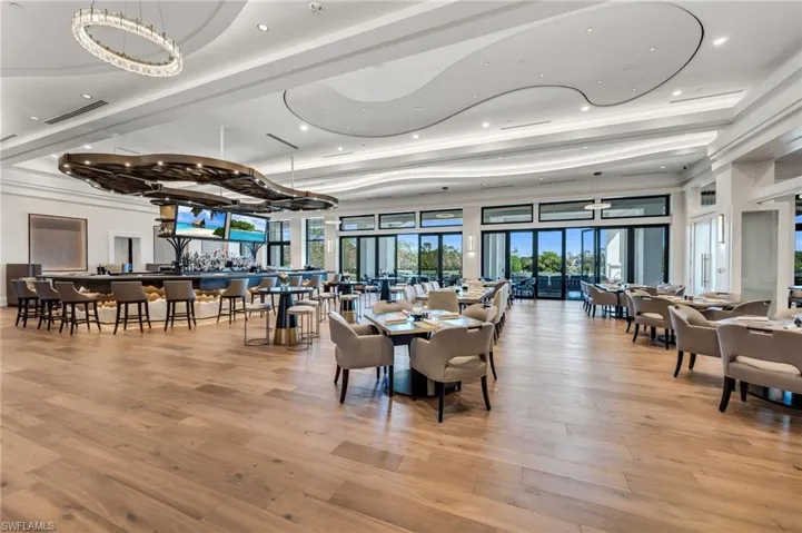 Dining & Bar OCCC