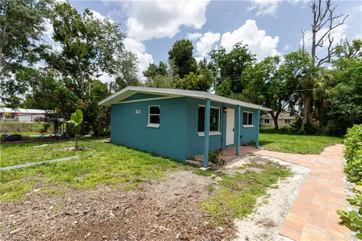2715 Market St, Fort Myers Fl 33916