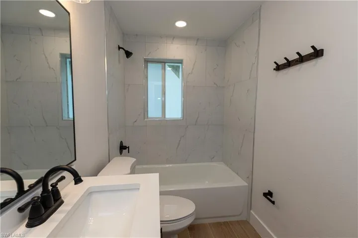 2715 Market St, Fort Myers Fl 33916