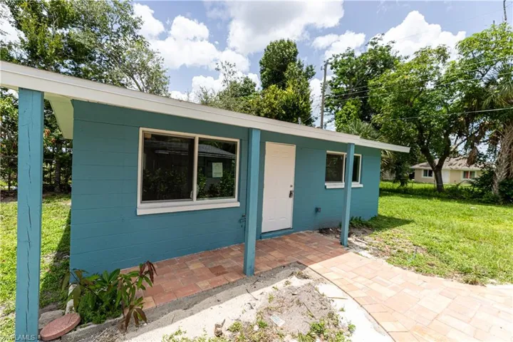 2715 Market St, Fort Myers Fl 33916