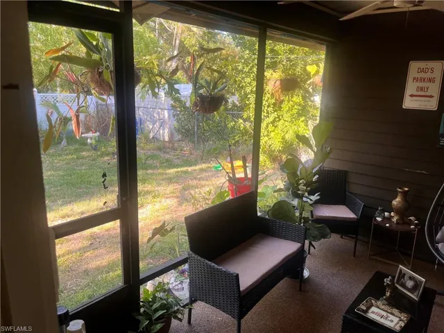 781  107th  AVE, Naples, FL 34108
