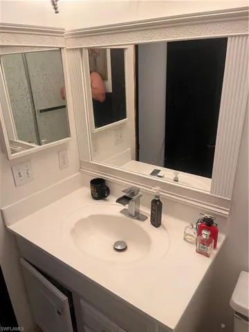781  107th  AVE, Naples, FL 34108