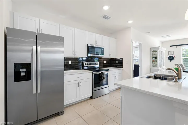 5 NW 8th  PL, Cape Coral, FL 33993
