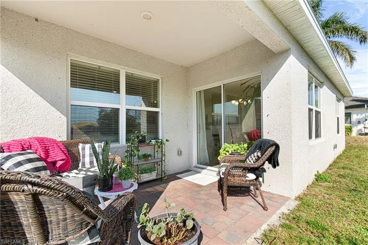 5 NW 8th  PL, Cape Coral, FL 33993
