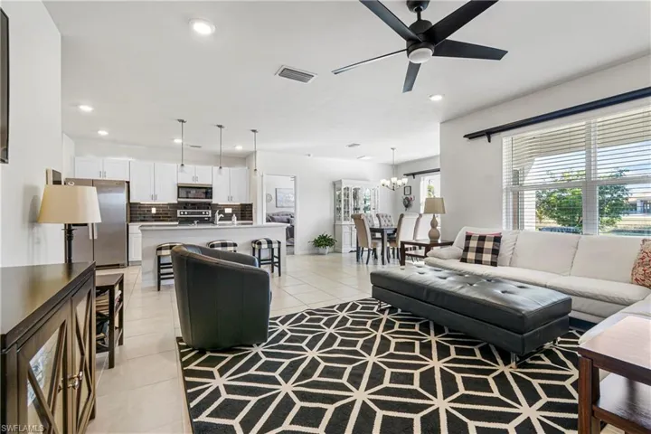 5 NW 8th  PL, Cape Coral, FL 33993