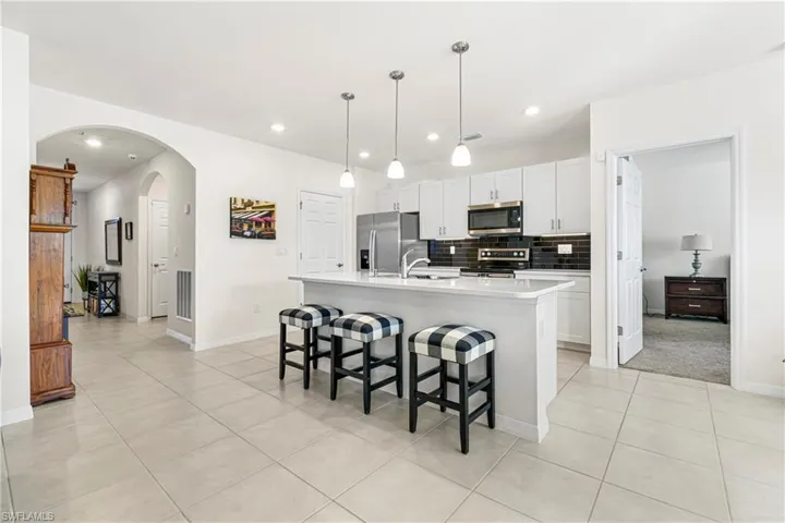 5 NW 8th  PL, Cape Coral, FL 33993