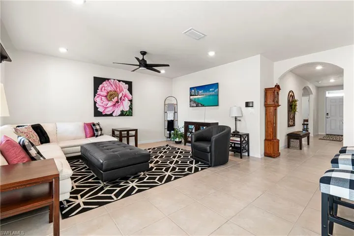 5 NW 8th  PL, Cape Coral, FL 33993