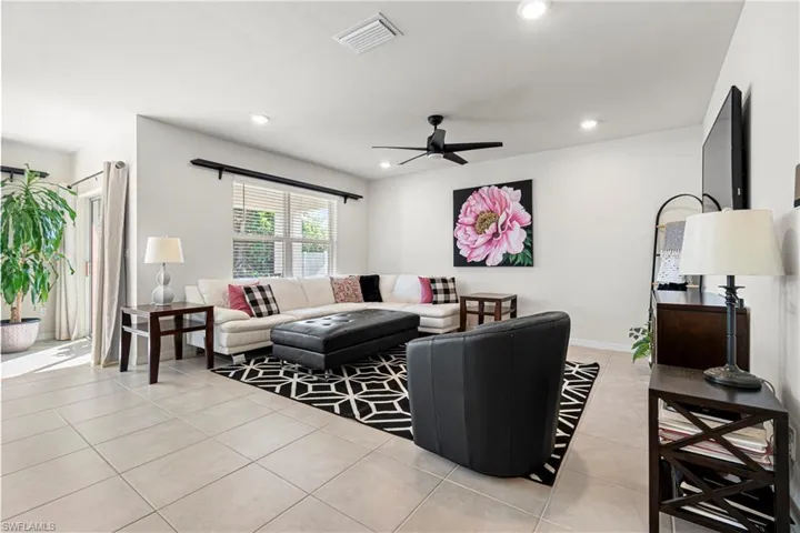 5 NW 8th  PL, Cape Coral, FL 33993
