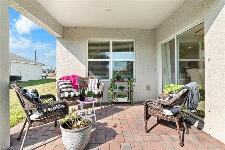 5 NW 8th  PL, Cape Coral, FL 33993