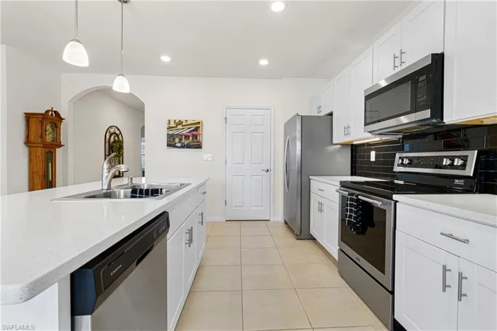 5 NW 8th  PL, Cape Coral, FL 33993