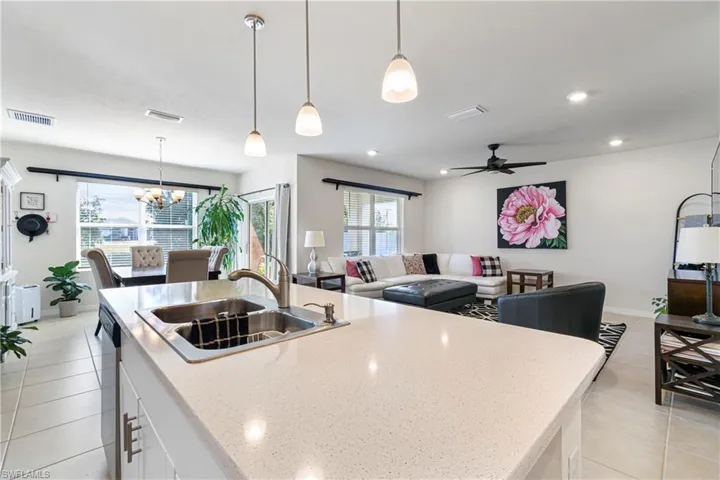5 NW 8th  PL, Cape Coral, FL 33993
