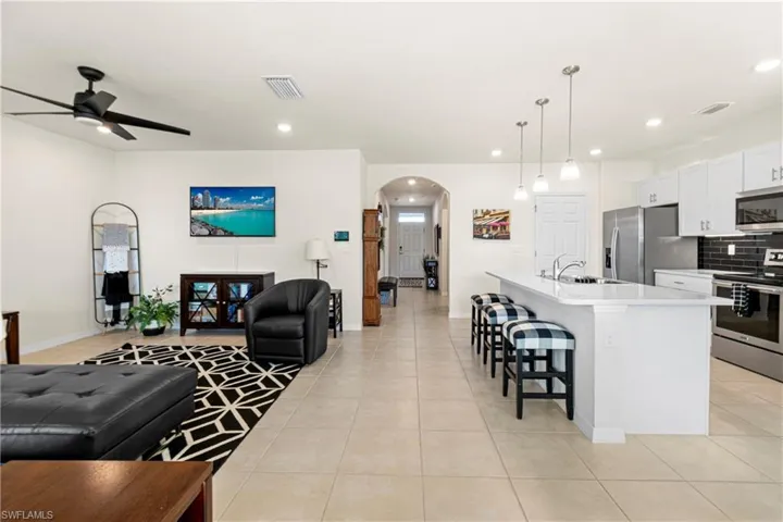 5 NW 8th  PL, Cape Coral, FL 33993