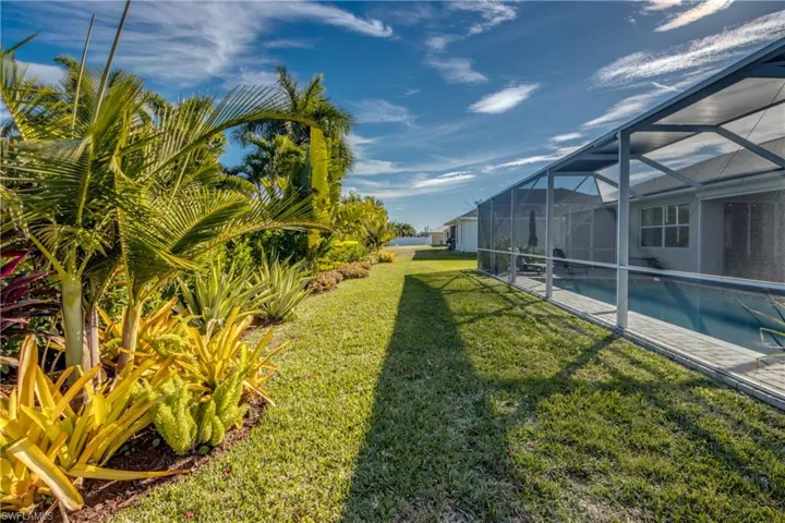 1821 SW 28th  LN, Cape Coral, FL 33914
