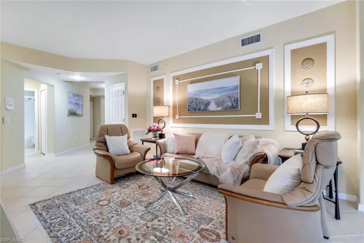 1445  Tiffany  LN, Naples, FL 34105