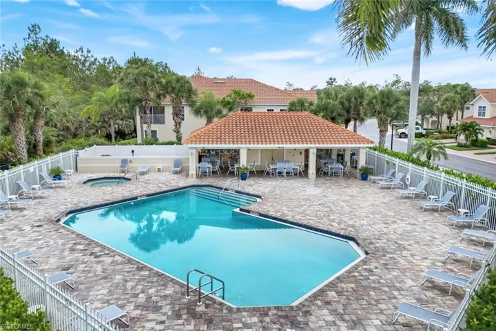 1445  Tiffany  LN, Naples, FL 34105