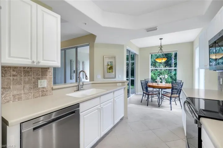 1445  Tiffany  LN, Naples, FL 34105