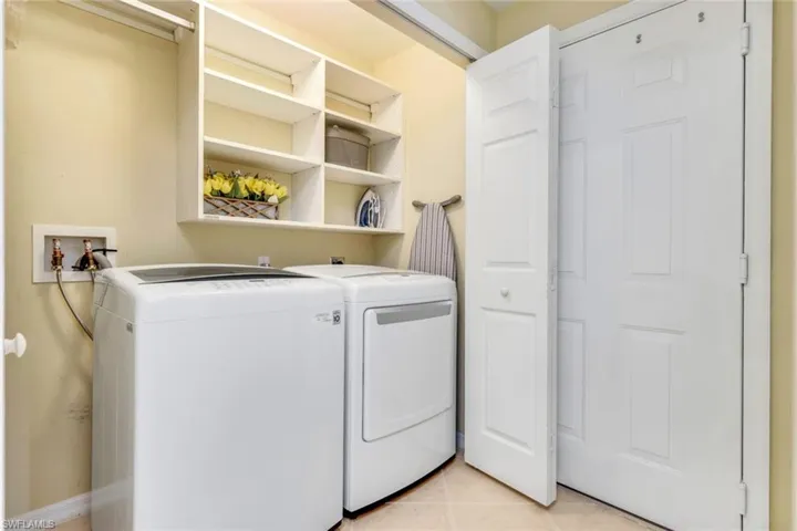 1445  Tiffany  LN, Naples, FL 34105