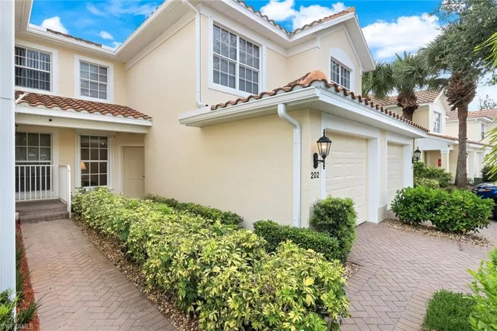 1445  Tiffany  LN, Naples, FL 34105
