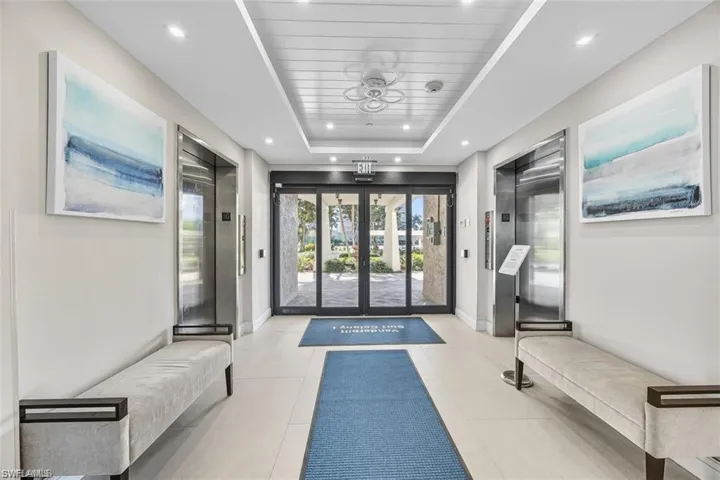 Lobby with recessed lighting