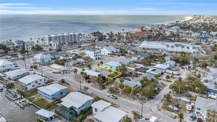 Aerial view with a water view VIRTUALLY EDITED