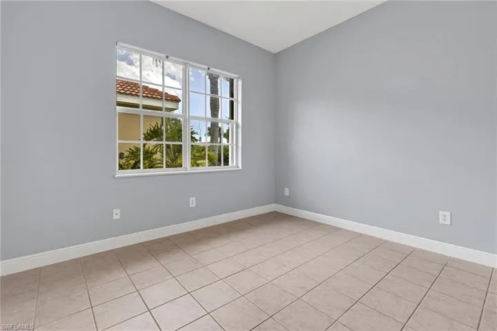 Cabana Room overlooking landscaping