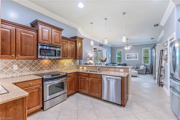 9675 Blue Stone CIR, FORT MYERS FL 33913