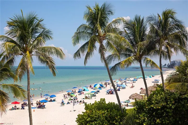 1285 Gulf Shore Blvd N 3b, Naples, Florida 34102