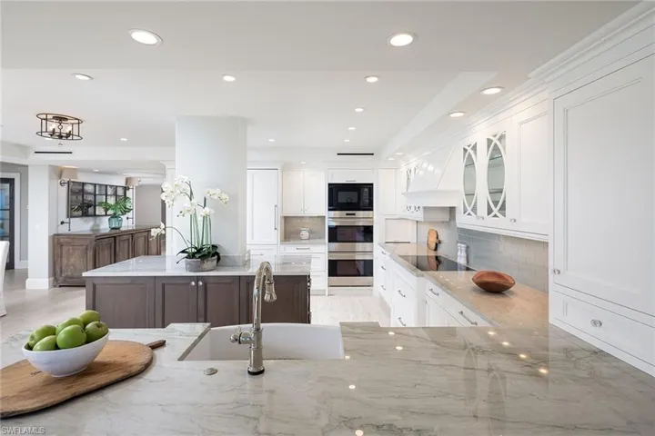 1285 Gulf Shore Blvd N 3b, Naples, Florida 34102