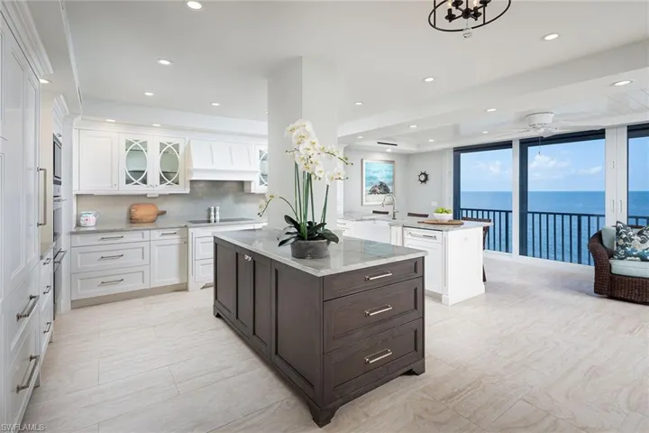 1285 Gulf Shore Blvd N 3b, Naples, Florida 34102