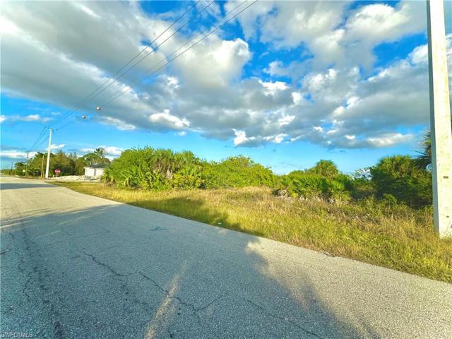 1518 Moore AVE, LEHIGH ACRES FL 33972