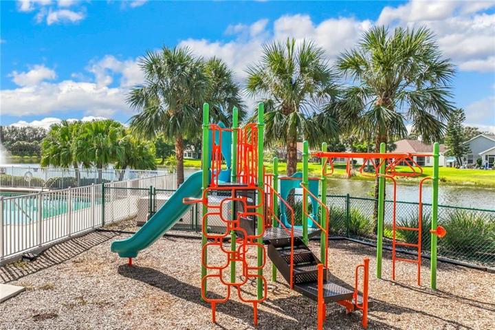 8877 Fawn Ridge DR, FORT MYERS FL 33912