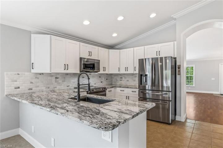 8877 Fawn Ridge DR, FORT MYERS FL 33912