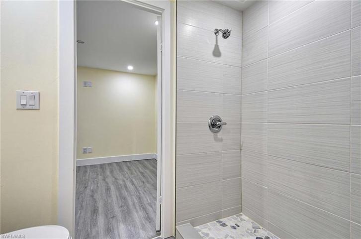 23 Derhenson DR, NAPLES FL 34114