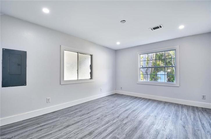 23 Derhenson DR, NAPLES FL 34114