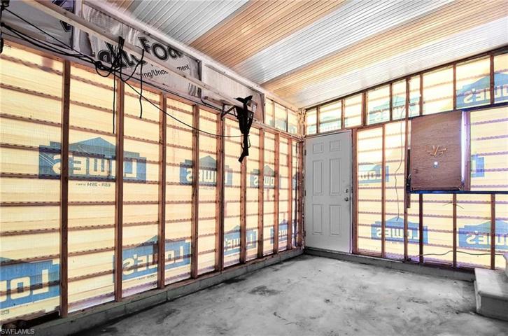 23 Derhenson DR, NAPLES FL 34114