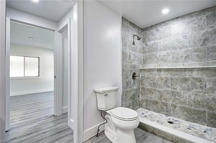 23 Derhenson DR, NAPLES FL 34114