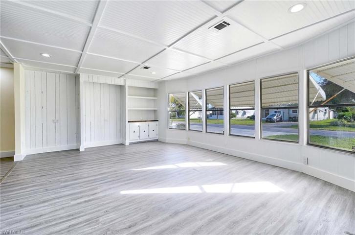 23 Derhenson DR, NAPLES FL 34114