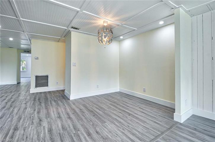 23 Derhenson DR, NAPLES FL 34114