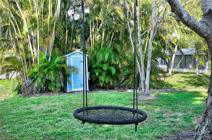 23 Derhenson DR, NAPLES FL 34114