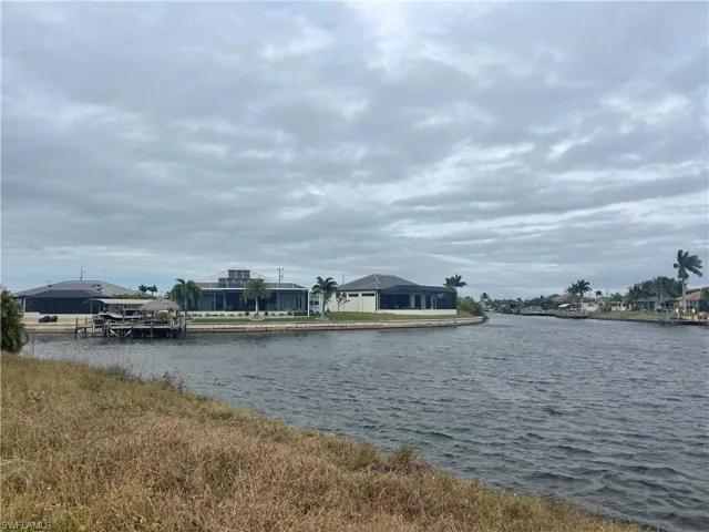Multiple intersecting canal