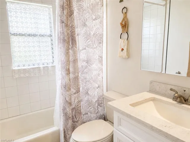 11219 Caravel Cir, Fort Myers, Florida 33908