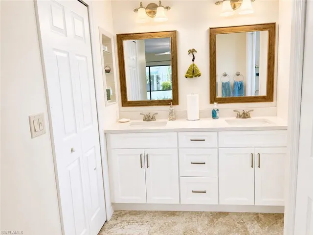 11219 Caravel Cir, Fort Myers, Florida 33908